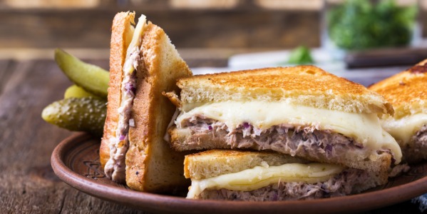 Roztopiony tuńczyk z sosem chipotle