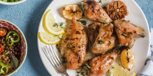 Kurczak z czosnkiem i ziołami