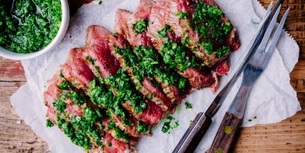 Stek z sosem chimichurri