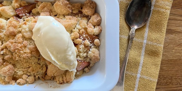 Jabłka pod kruszonką z lodami