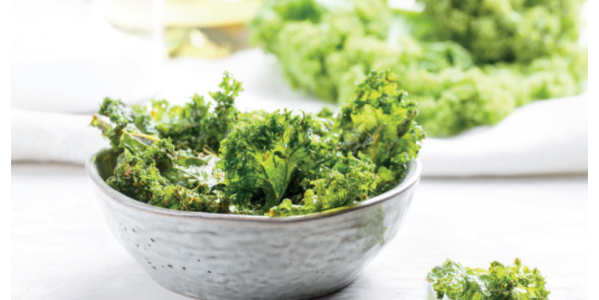 Chipsy z jarmużu z serem nacho