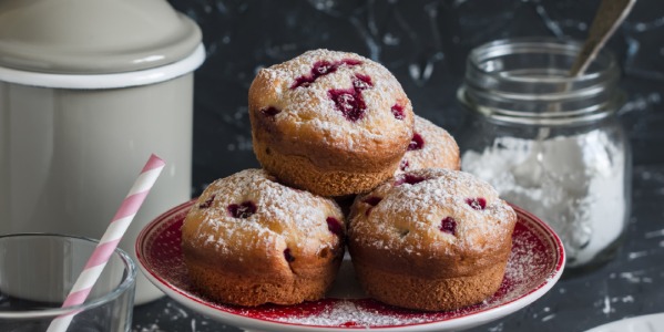 Pomarańczowa babeczka z jagodami